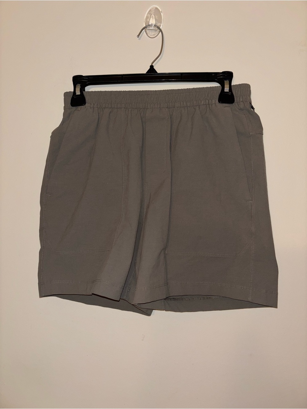 Lululemon luxtreme pull on women’s Hiking Short 7 NWOT